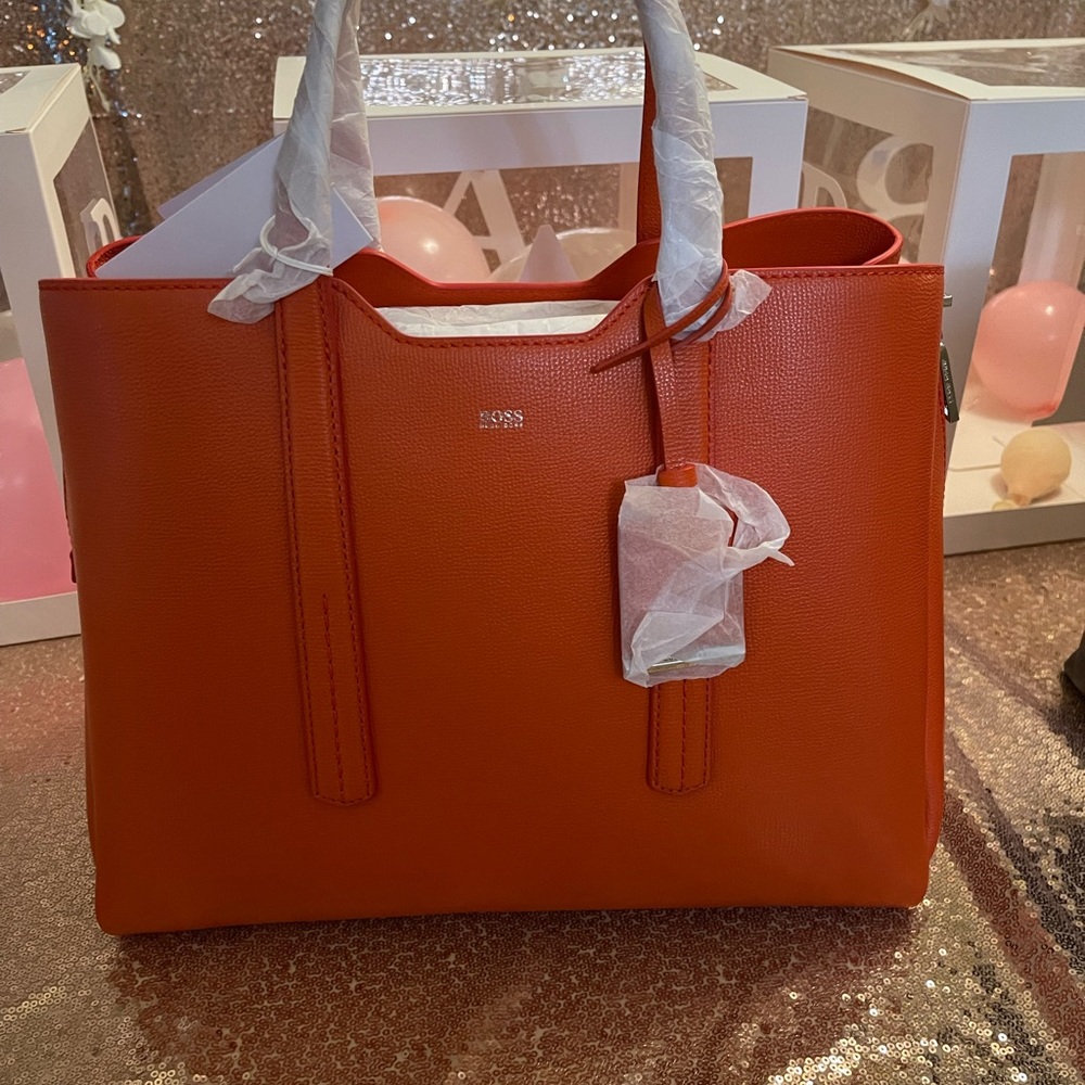 Brand new Hugo Boss tote. GREAT XMAS GIFT